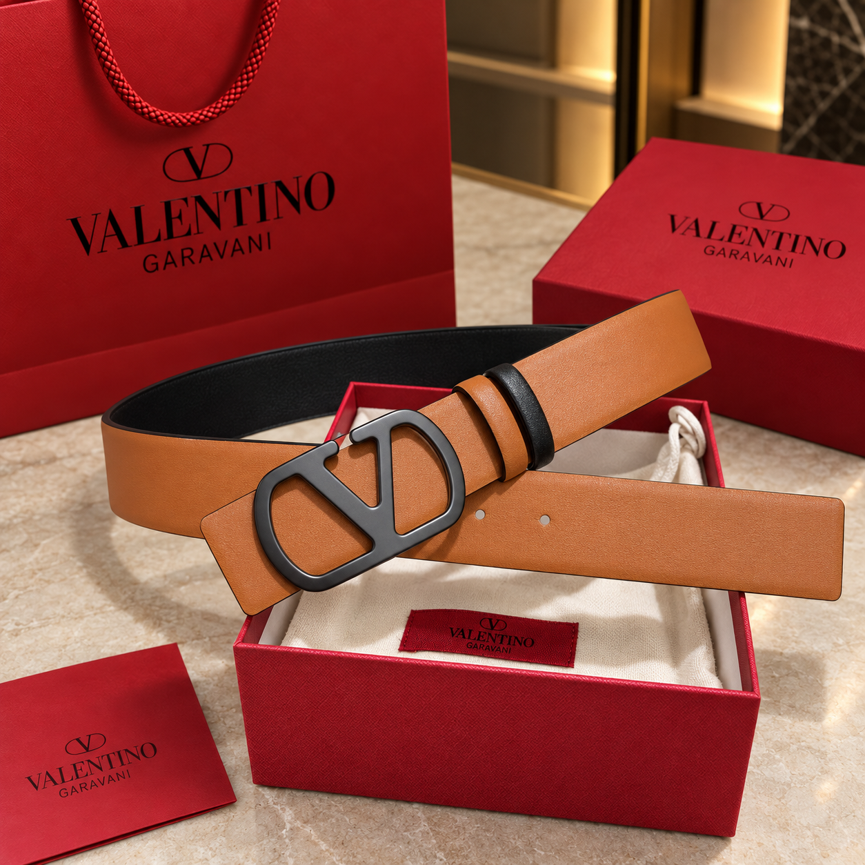 Valentino cinturón VLogo Signature reversible camel y negro hebilla dorada