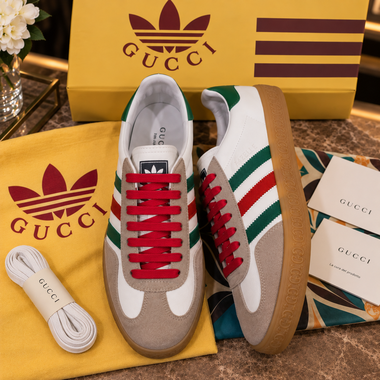 Gucci x adidas tenis Gazelle ante gris con banda Web