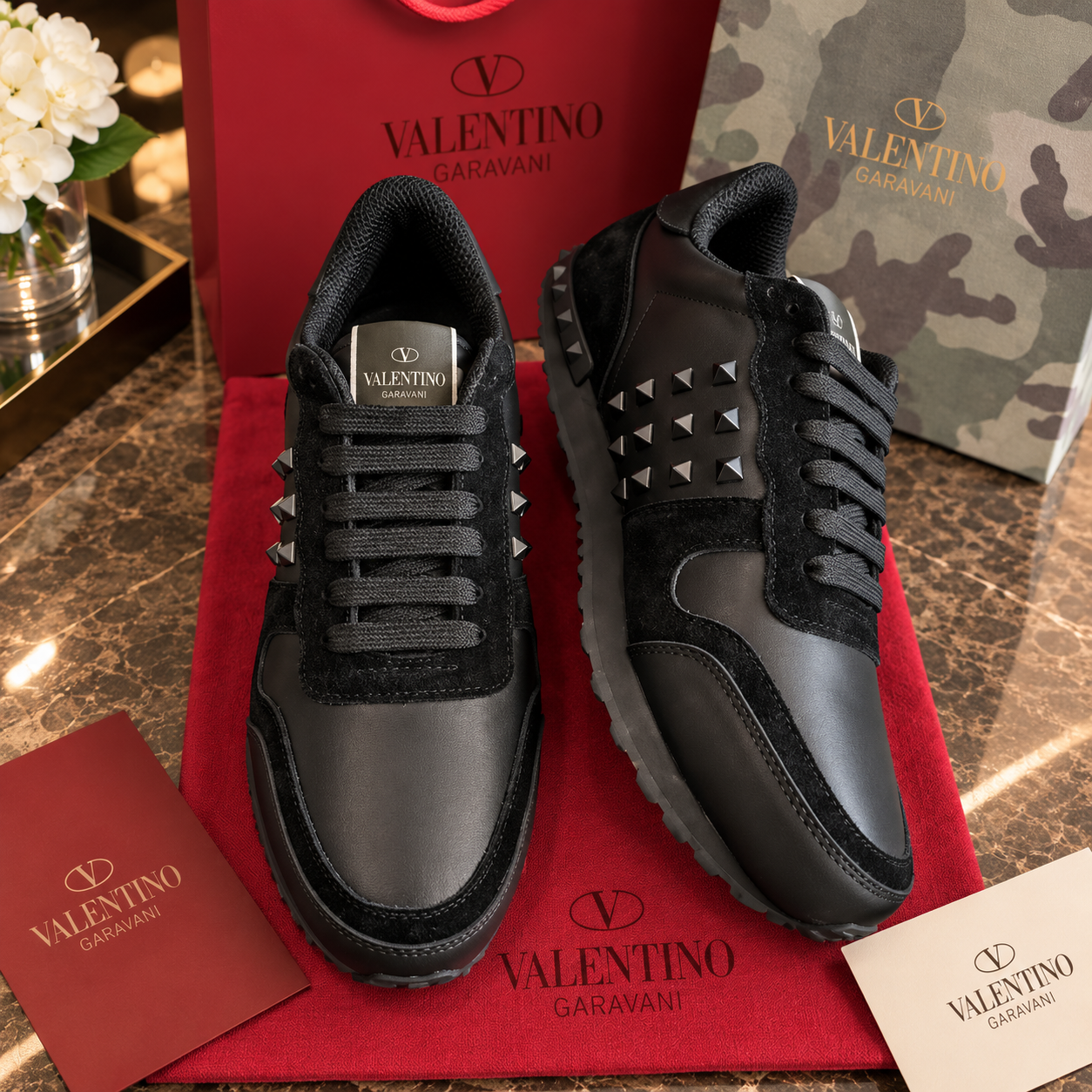 Valentino tenis Rockrunner negro con Rockstud