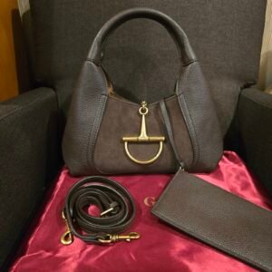 Gucci bolsa de mano piel granulada y ante café con cierre Horsebit dorado