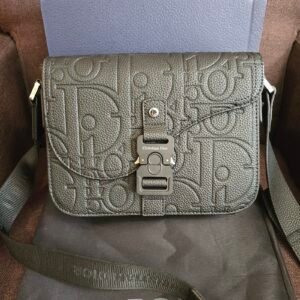 Dior bolsa Saddle Messenger piel Dior Gravity verde oscuro