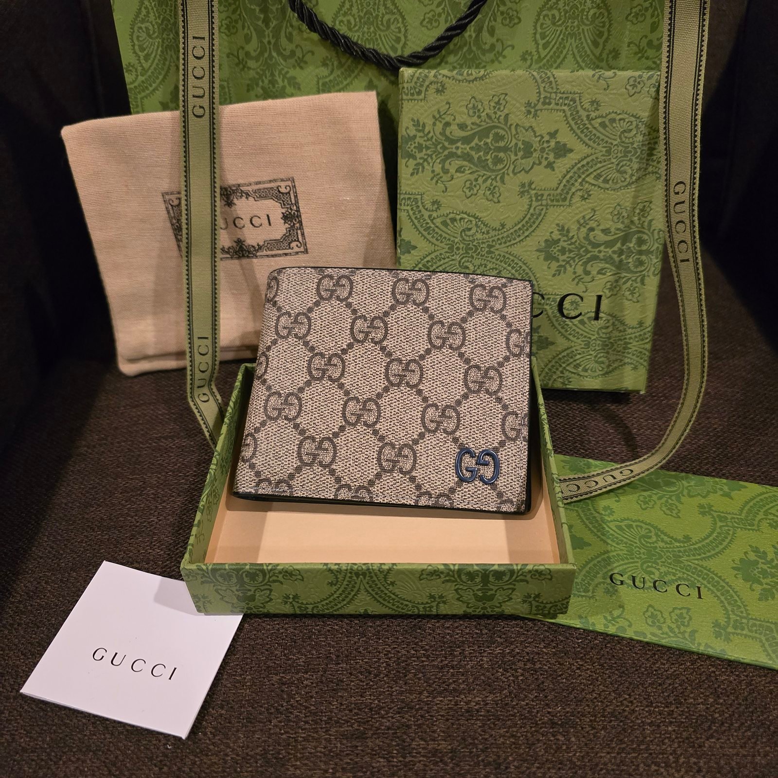 Gucci cartera lona GG Supreme con emblema Interlocking G azul