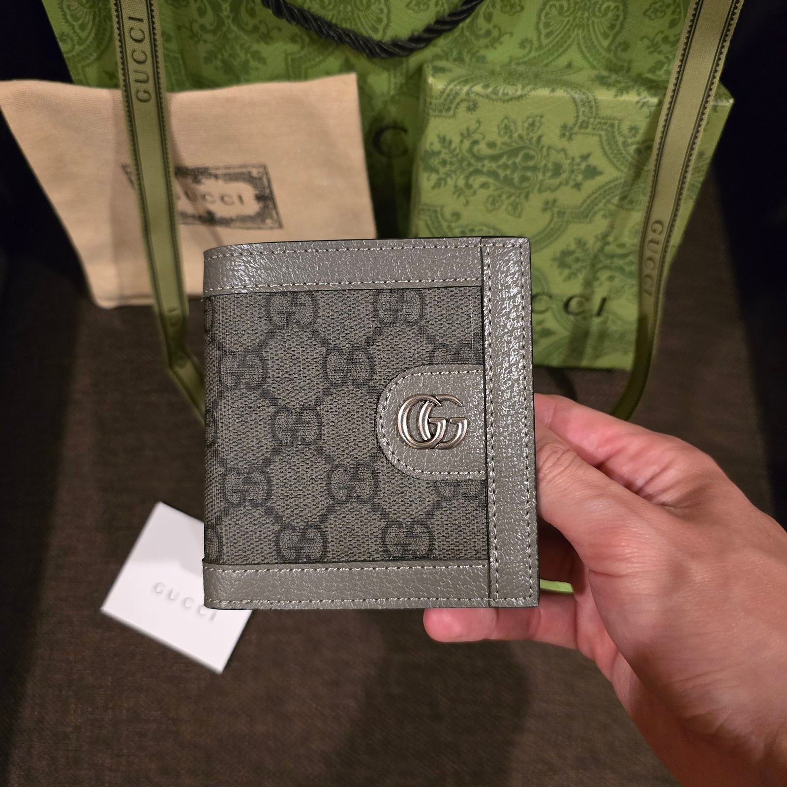 Gucci cartera lona GG Supreme gris con placa doble G - Imagen 2