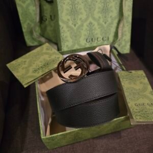 Gucci cinturón reversible piel granulada hebilla Interlocking G gunmetal
