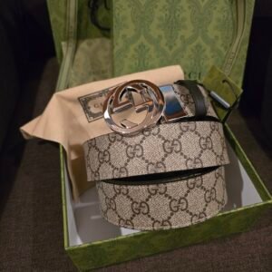 Gucci cinturón lona GG Supreme hebilla Interlocking G plateada