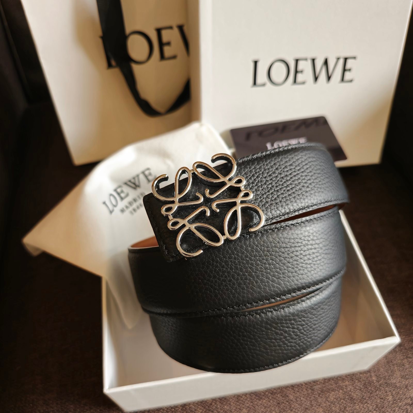 Loewe cinturón Anagrama reversible negro y avellana hebilla plateada