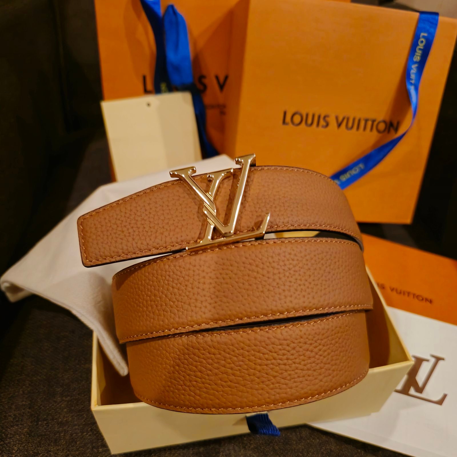 Louis Vuitton cinturón reversible Taurillon coñac