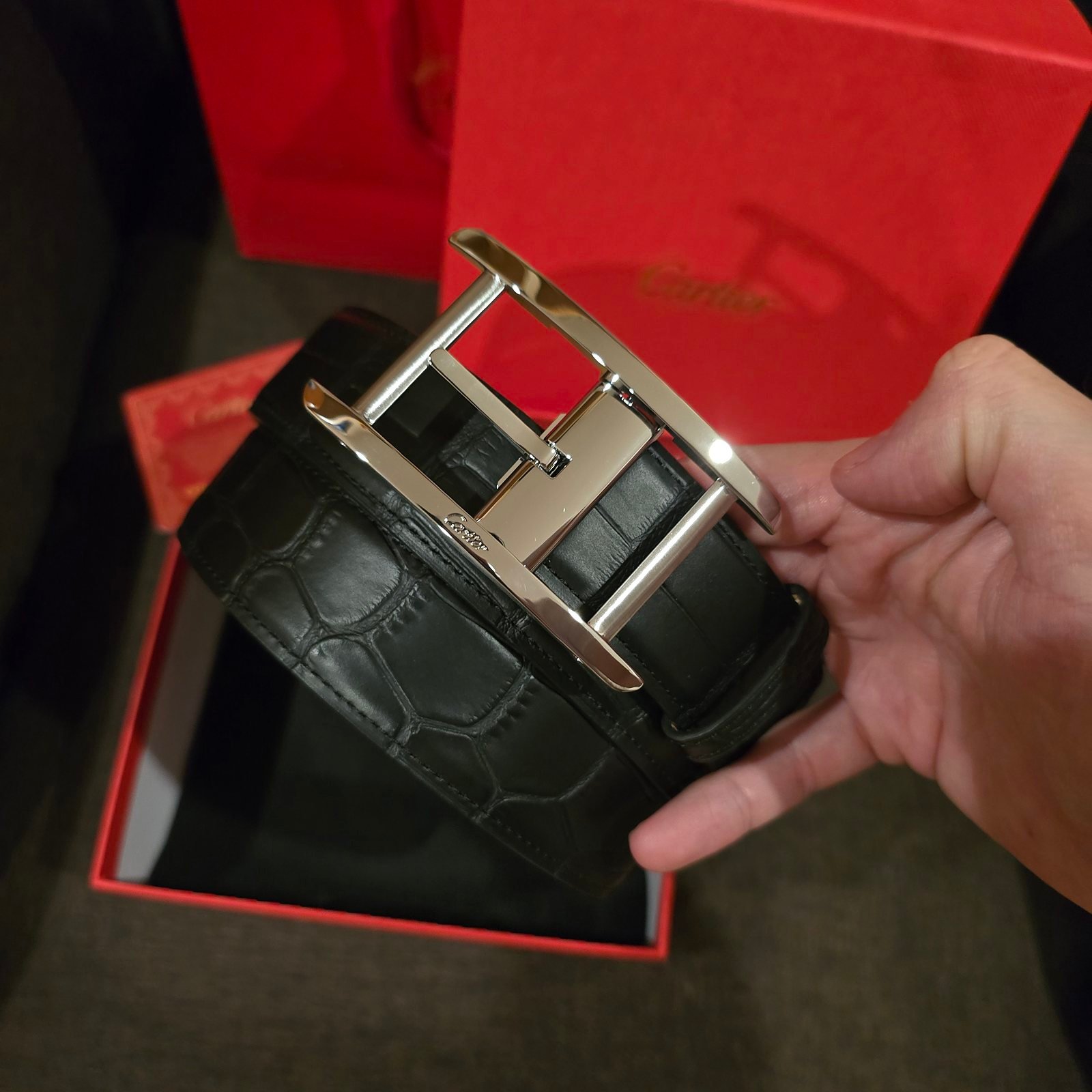 Cartier cinturón Tank piel de cocodrilo negra hebilla plateada - Imagen 3