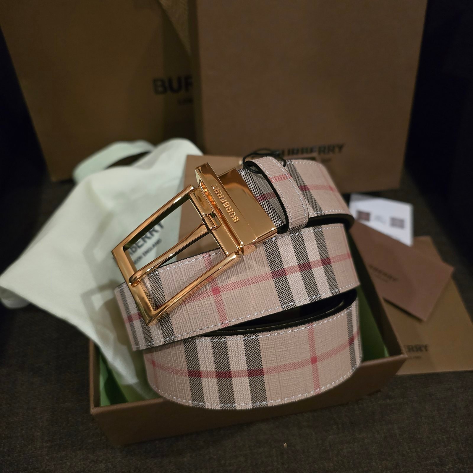 Burberry cinturón reversible Check beige hebilla dorada