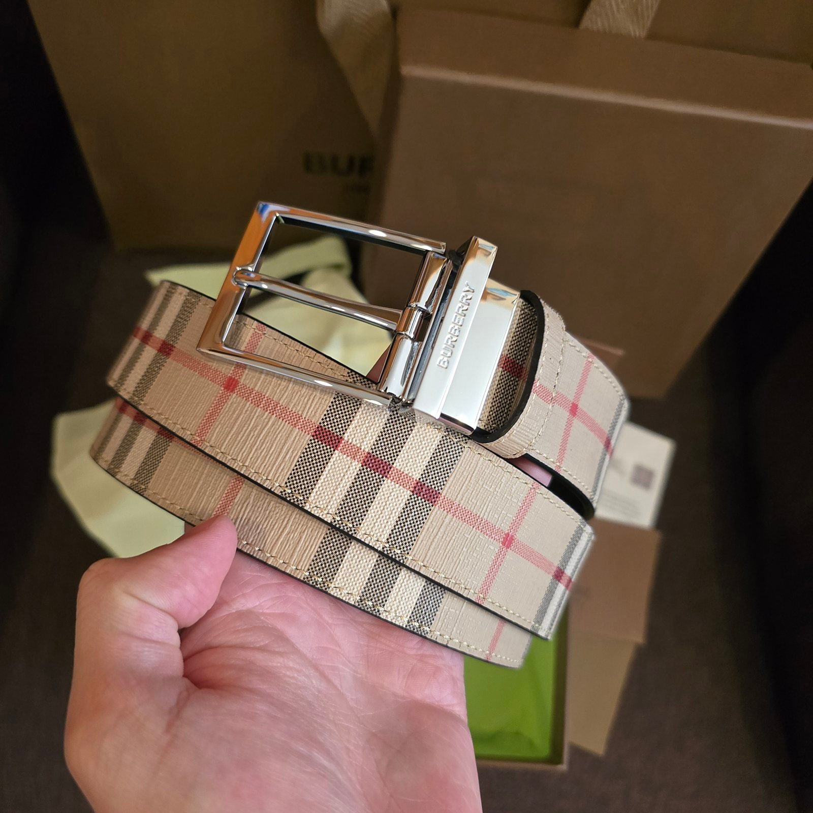 Burberry cinturón reversible Check beige hebilla plateada - Imagen 2