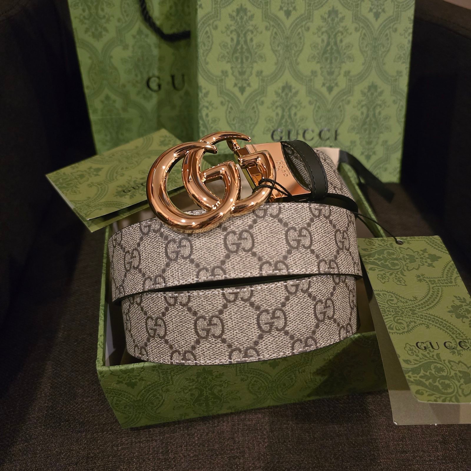 Gucci cinturón reversible lona GG Supreme hebilla Doble G dorada