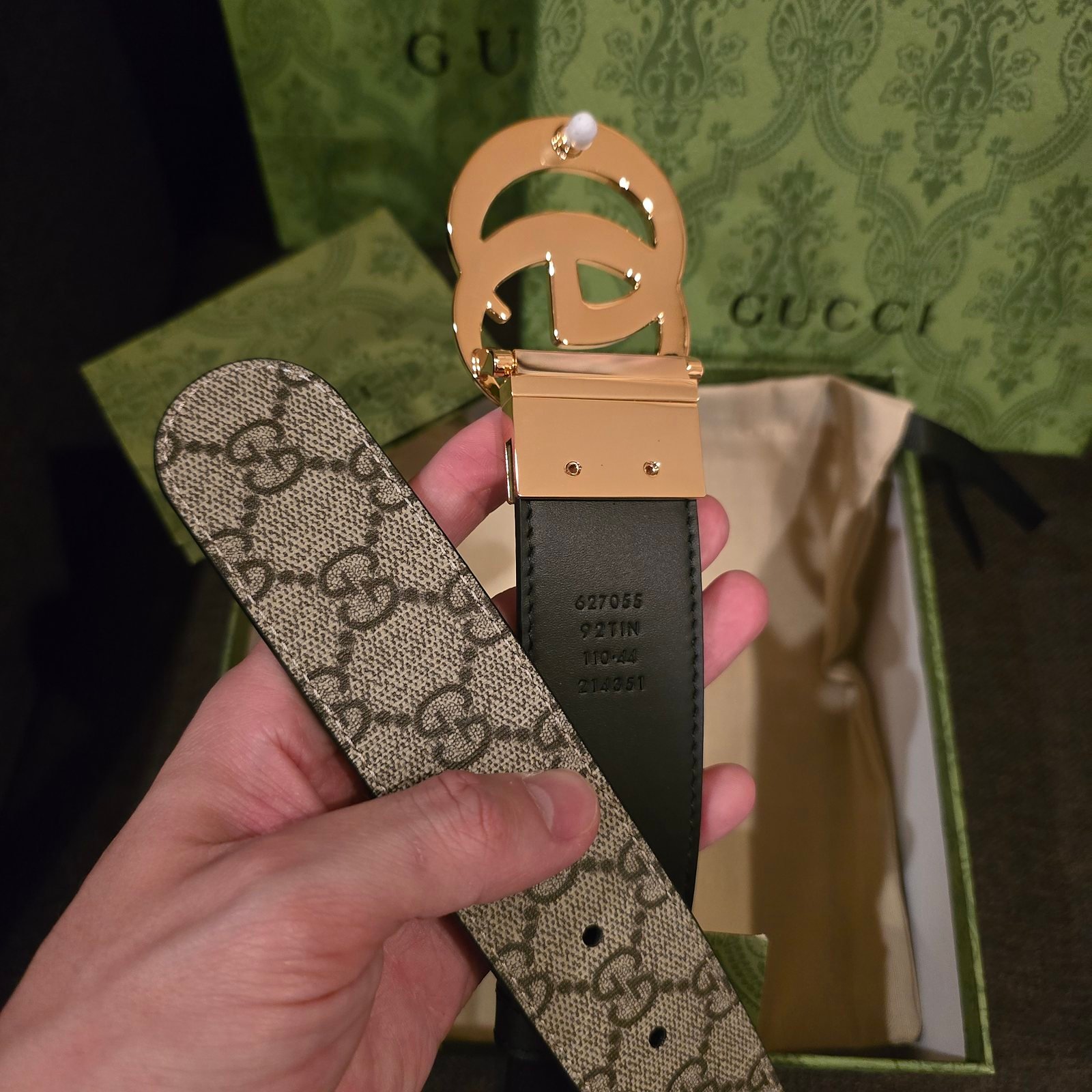 Gucci cinturón reversible lona GG Supreme hebilla Doble G dorada - Imagen 2