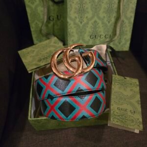 Gucci cinturón estampado geometrico hebilla doble G dorada