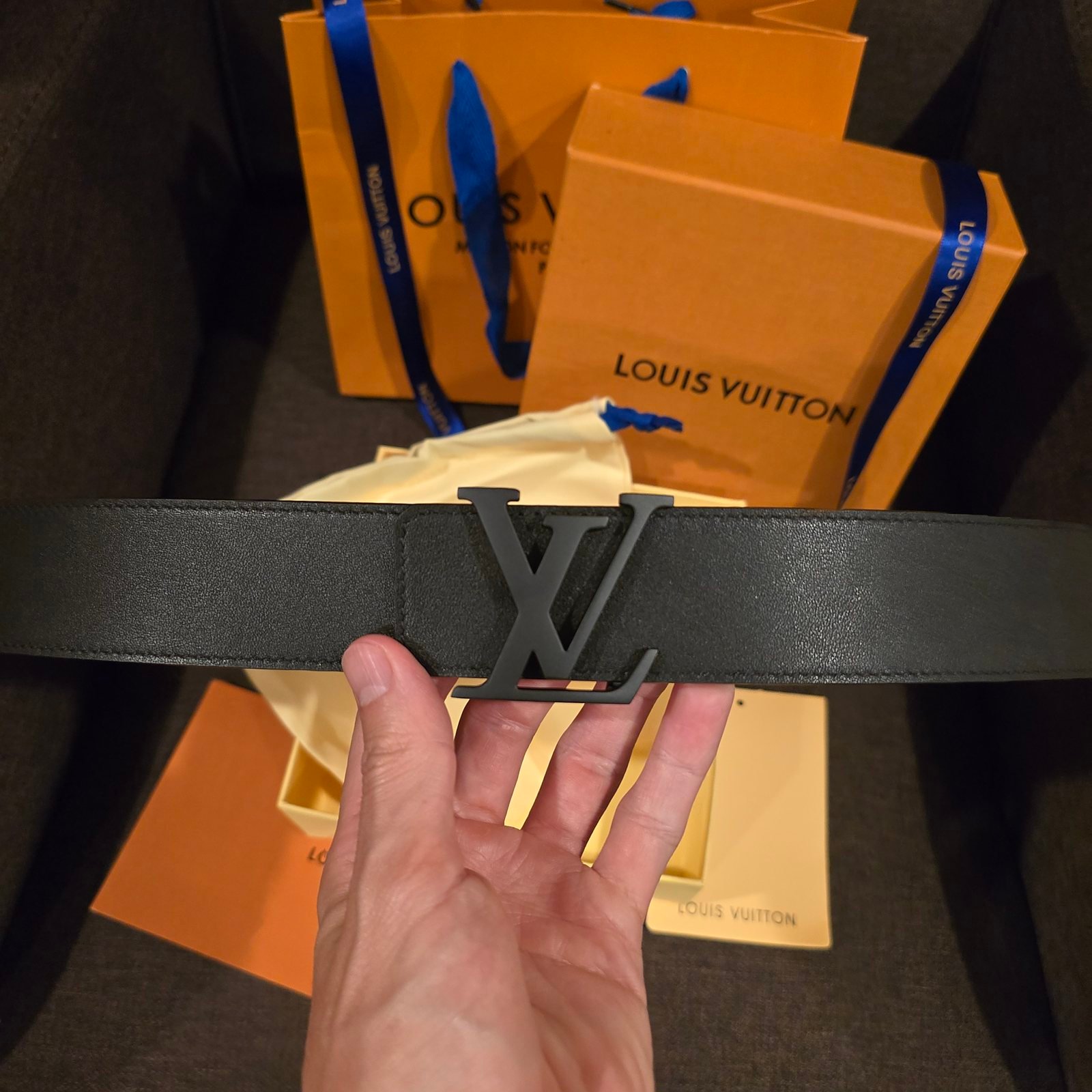 Louis Vuitton cinturón LV Initiales reversible Monogram Eclipse hebilla negra mate - Imagen 3