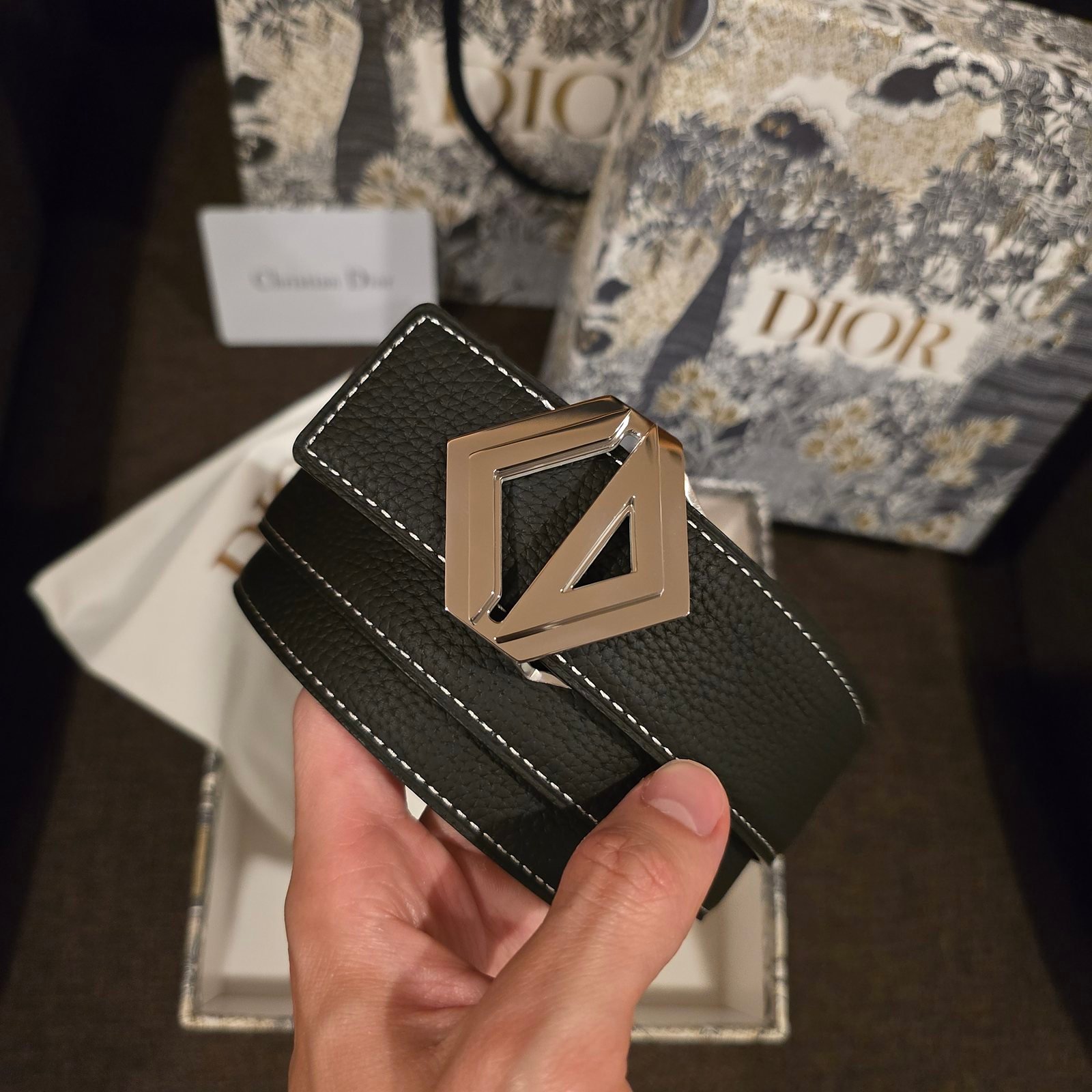 Dior cinturón reversible piel granulada negra hebilla CD Diamond plateada - Imagen 2