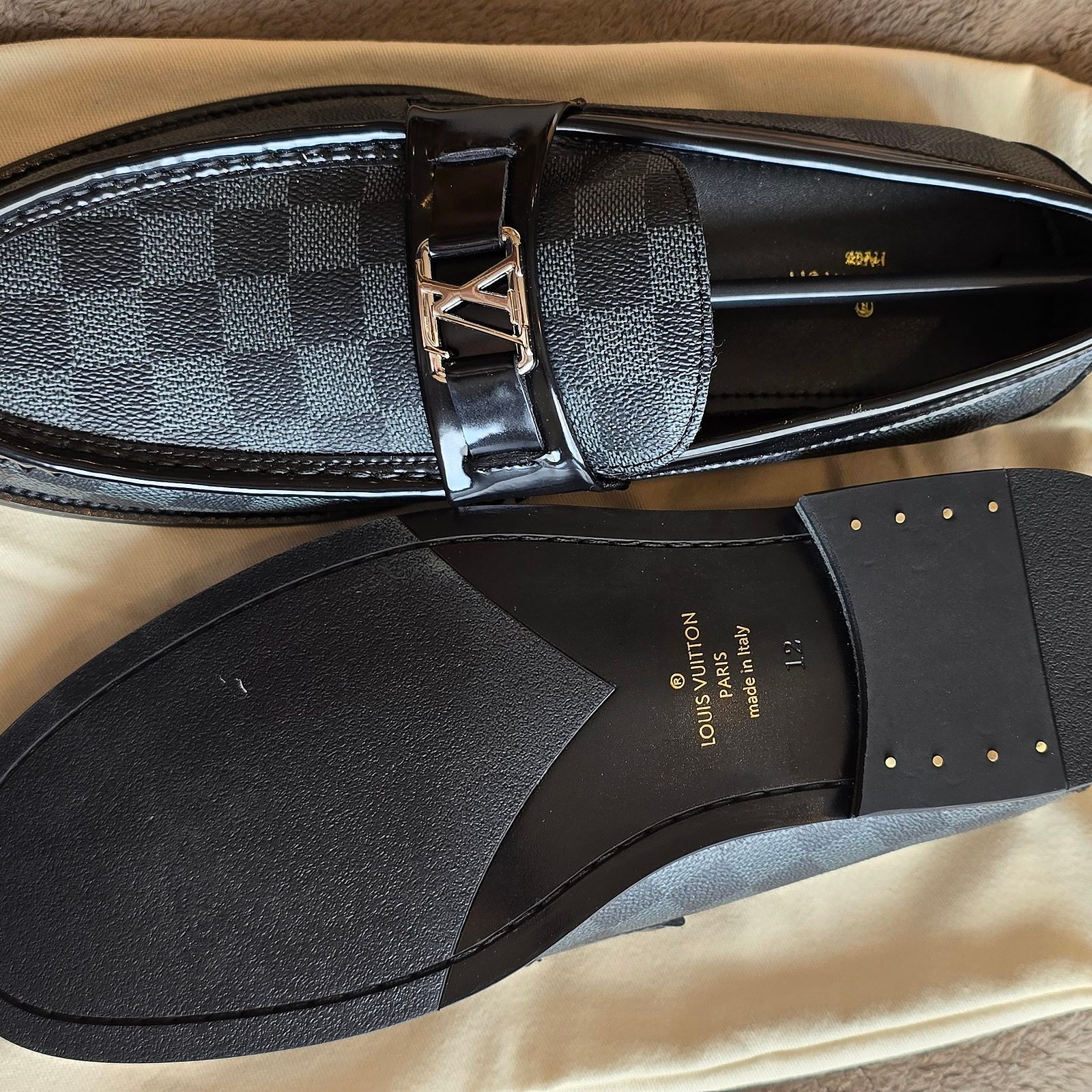 Louis Vuitton mocasín piel negra con antifaz Damier Graphite - Imagen 2