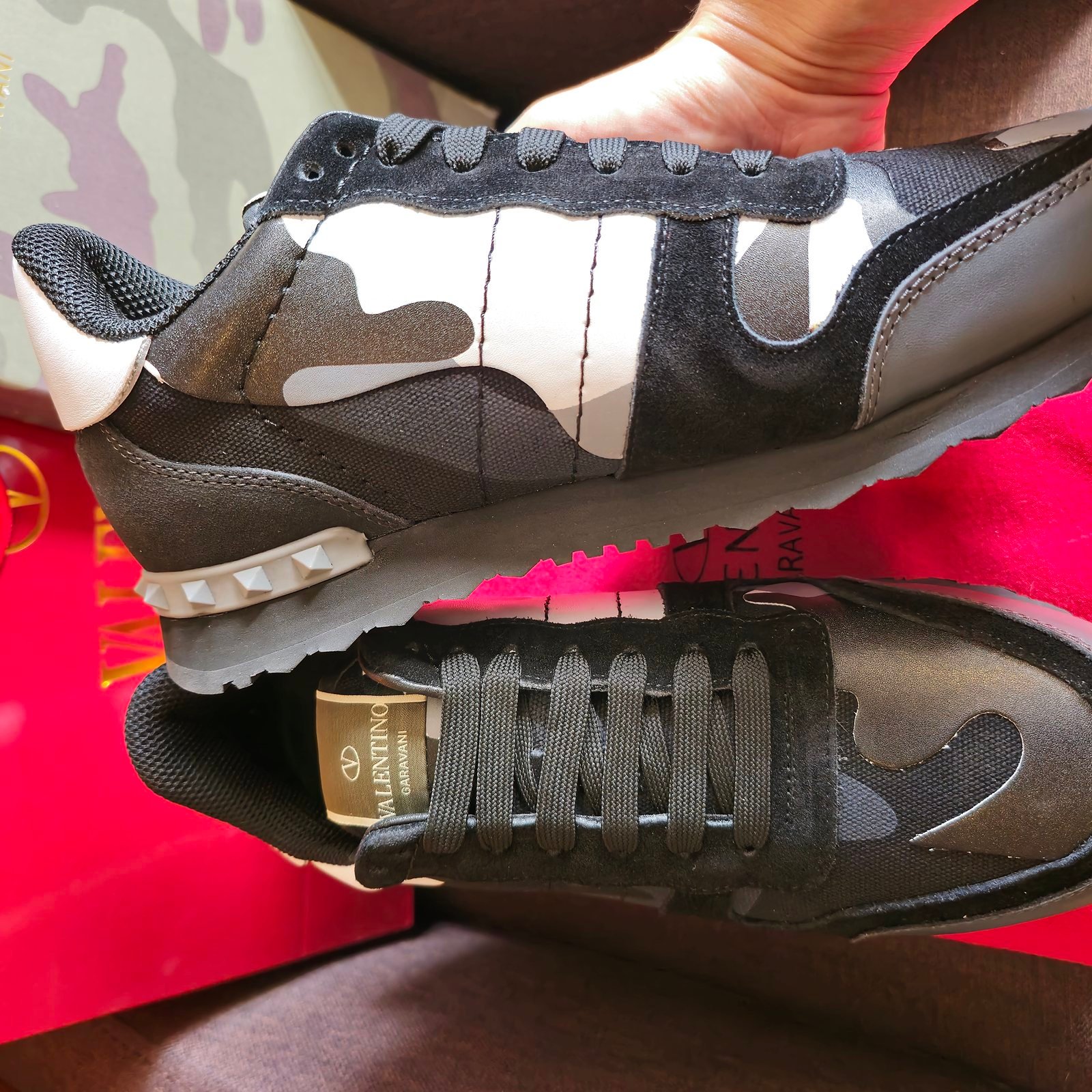 Valentino tenis Rockrunner camuflaje gris y negro - Imagen 2